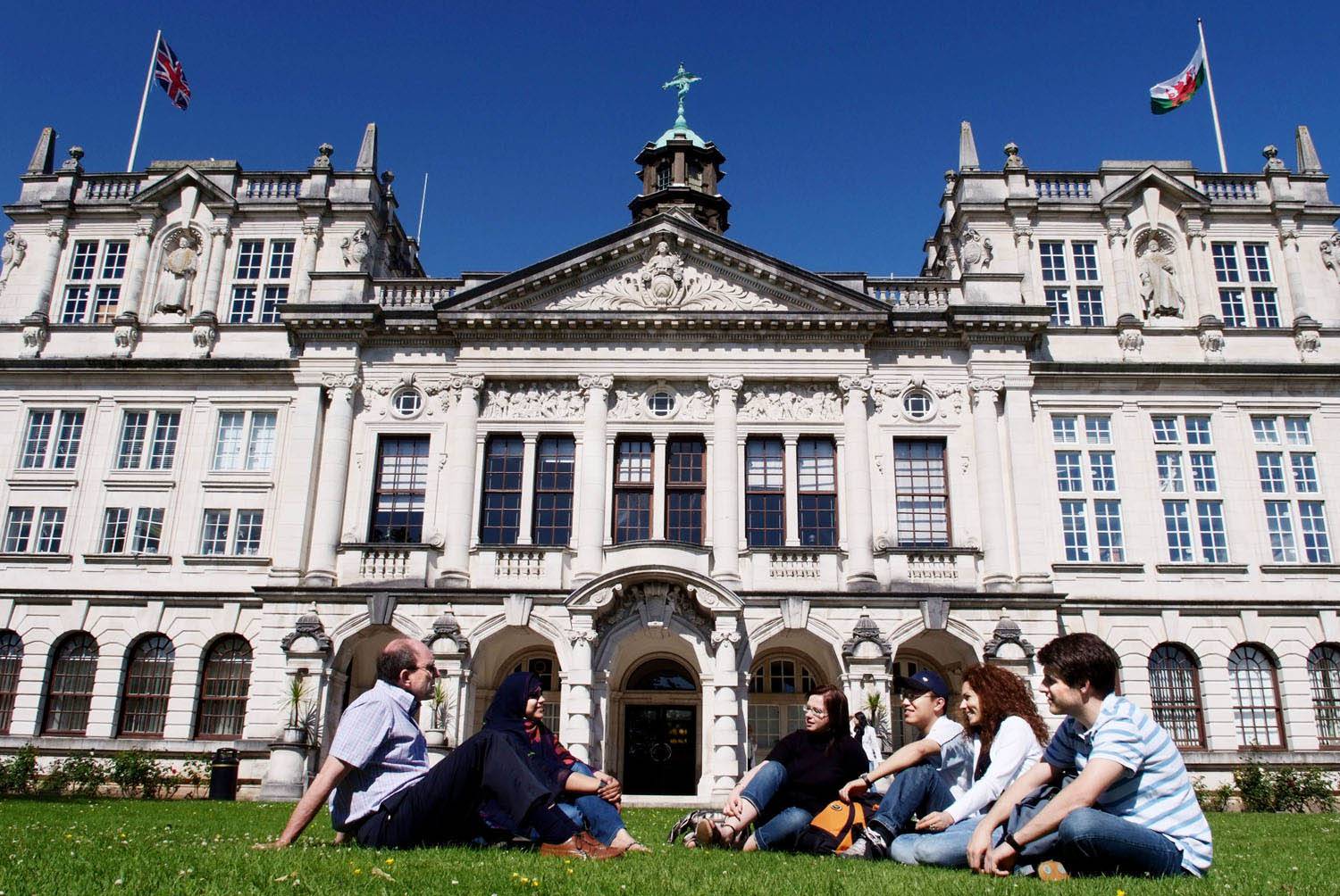 Digər Avropa, Böyük Britaniya və Amerika Universitetləri
